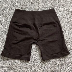 Alphalete • Amplify Contour Short 5” Cashmere